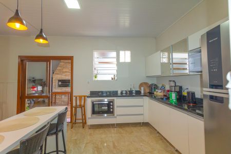 Casa à venda com 160m², 4 quartos e 2 vagas Casa à venda com 160m², 4 quartos e 2 vagasSala/Cozinha