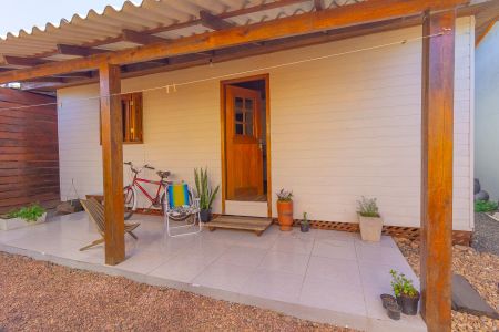 Casa à venda com 160m², 4 quartos e 2 vagas Casa à venda com 160m², 4 quartos e 2 vagasCasa 2