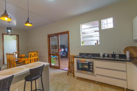 Casa à venda com 160m², 4 quartos e 2 vagas Casa à venda com 160m², 4 quartos e 2 vagasSala/Cozinha