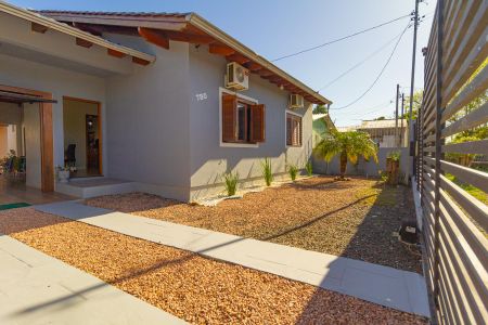 Casa à venda com 160m², 4 quartos e 2 vagas Casa à venda com 160m², 4 quartos e 2 vagasJardim