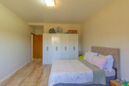 Casa à venda com 160m², 4 quartos e 2 vagas Casa à venda com 160m², 4 quartos e 2 vagasSuíte