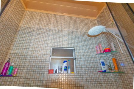 Casa à venda com 160m², 4 quartos e 2 vagas Casa à venda com 160m², 4 quartos e 2 vagasBanheiro