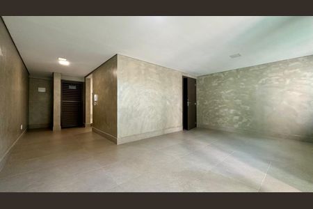 Apartamento à venda com 71m², 2 quartos e 2 vagasHall social