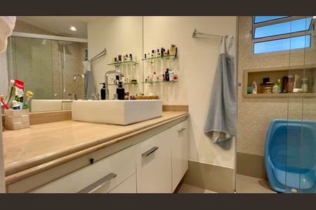 Apartamento à venda com 86m², 3 quartos e 1 vaga Apartamento à venda com 86m², 3 quartos e 1 vagaBanheiro Social