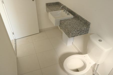 Apartamento à venda com 132m², 3 quartos e 2 vagasBanheiro da Suíte 1