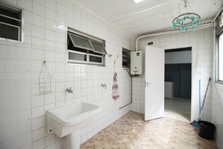 Apartamento à venda com 120m², 2 quartos e 1 vagaÁrea de Serviço