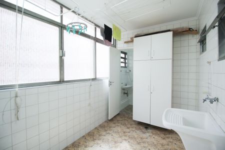 Apartamento à venda com 120m², 2 quartos e 1 vagaÁrea de Serviço