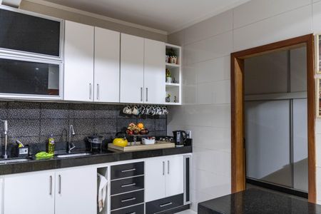 Casa à venda com 320m², 4 quartos e 4 vagas Casa à venda com 320m², 4 quartos e 4 vagasCozinha 1
