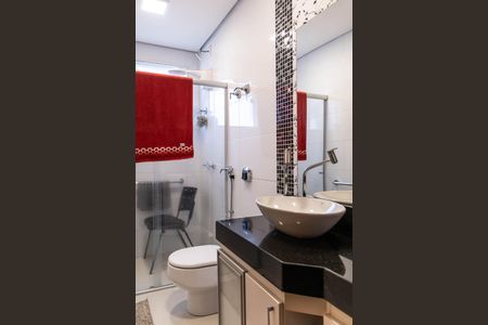 Casa à venda com 320m², 4 quartos e 4 vagas Casa à venda com 320m², 4 quartos e 4 vagasBanheiro Social 1
