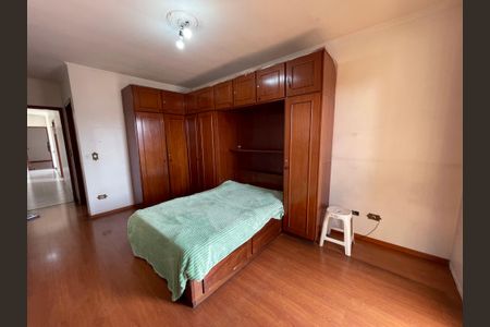 Casa à venda com 349m², 5 quartos e 4 vagas Casa à venda com 349m², 5 quartos e 4 vagasQuarto 3