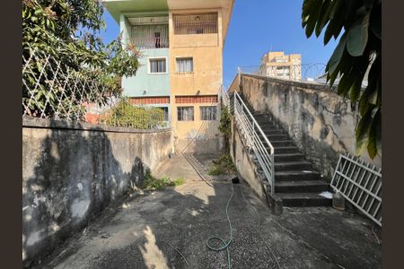 Casa à venda com 349m², 5 quartos e 4 vagas Casa à venda com 349m², 5 quartos e 4 vagasQuintal