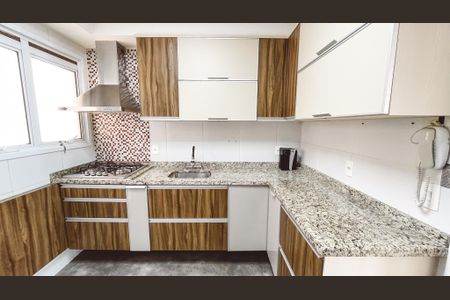 Apartamento para alugar com 122m², 2 quartos e 2 vagas Apartamento para alugar com 122m², 2 quartos e 2 vagasCozinha