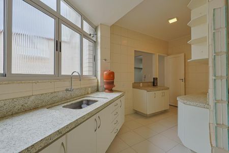 Apartamento para alugar com 140m², 3 quartos e 2 vagasCozinha e Área de Serviço