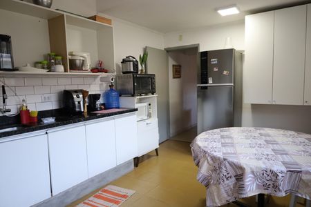 Casa à venda com 140m², 2 quartos e 2 vagasCozinha