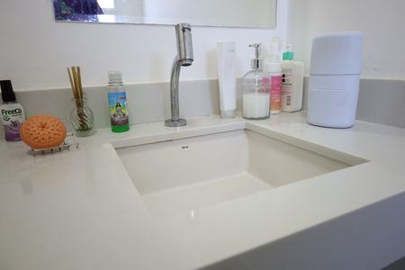 Casa à venda com 140m², 2 quartos e 2 vagasBanheiro