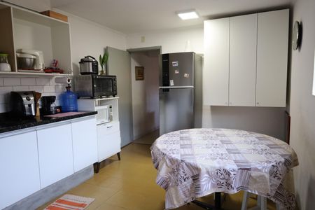 Casa à venda com 140m², 2 quartos e 2 vagasCozinha