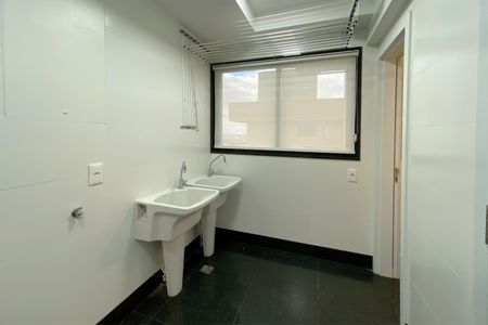 Apartamento para alugar com 150m², 3 quartos e 4 vagas Apartamento para alugar com 150m², 3 quartos e 4 vagasÁrea de Serviço