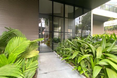 Apartamento para alugar com 150m², 3 quartos e 4 vagas Apartamento para alugar com 150m², 3 quartos e 4 vagasEntrada