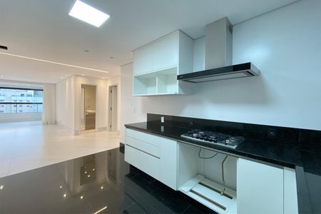 Apartamento para alugar com 150m², 3 quartos e 4 vagas Apartamento para alugar com 150m², 3 quartos e 4 vagasCozinha