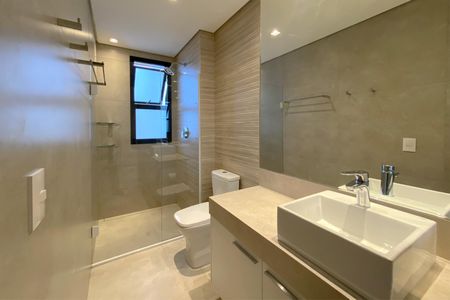 Apartamento para alugar com 150m², 3 quartos e 4 vagas Apartamento para alugar com 150m², 3 quartos e 4 vagasBanheiro da Suíte 2