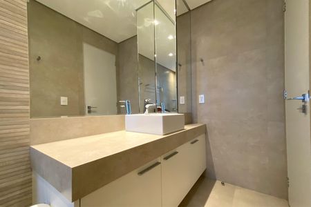 Apartamento para alugar com 150m², 3 quartos e 4 vagas Apartamento para alugar com 150m², 3 quartos e 4 vagasBanheiro da Suíte 2