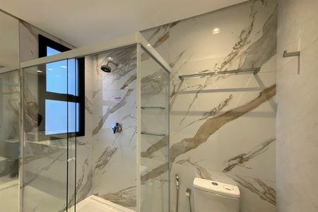 Apartamento para alugar com 150m², 3 quartos e 4 vagas Apartamento para alugar com 150m², 3 quartos e 4 vagasBanheiro da Suíte 1