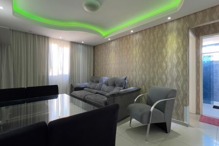 Sala de apartamento à venda com 2 quartos, 72m² em Jardim Cocaia, Guarulhos