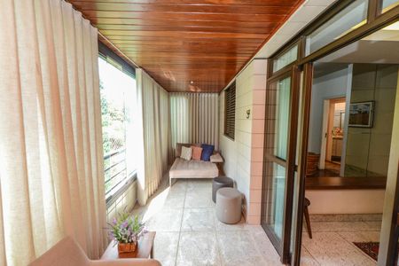 Apartamento para alugar com 155m², 4 quartos e 3 vagasVaranda