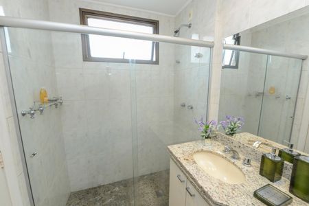 Apartamento para alugar com 155m², 4 quartos e 3 vagasBanheiro