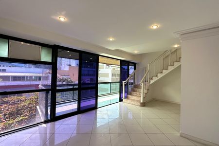 Apartamento à venda com 272m², 4 quartos e 2 vagas Apartamento à venda com 272m², 4 quartos e 2 vagasSala 01