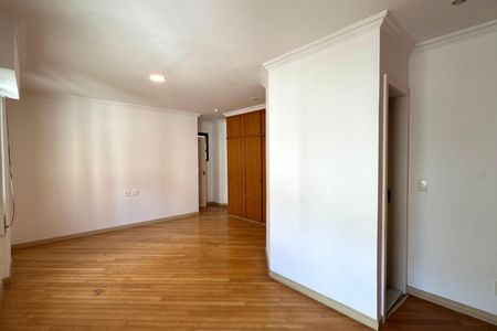 Apartamento à venda com 272m², 4 quartos e 2 vagas Apartamento à venda com 272m², 4 quartos e 2 vagasSuíte 01