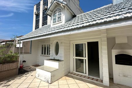 Apartamento à venda com 272m², 4 quartos e 2 vagas Apartamento à venda com 272m², 4 quartos e 2 vagasÁrea externa