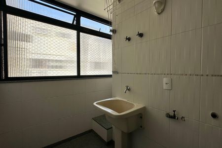 Apartamento à venda com 272m², 4 quartos e 2 vagas Apartamento à venda com 272m², 4 quartos e 2 vagasÁrea de Serviço