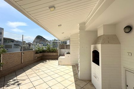 Apartamento à venda com 272m², 4 quartos e 2 vagas Apartamento à venda com 272m², 4 quartos e 2 vagasÁrea externa