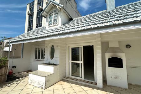 Apartamento à venda com 272m², 4 quartos e 2 vagas Apartamento à venda com 272m², 4 quartos e 2 vagasÁrea externa