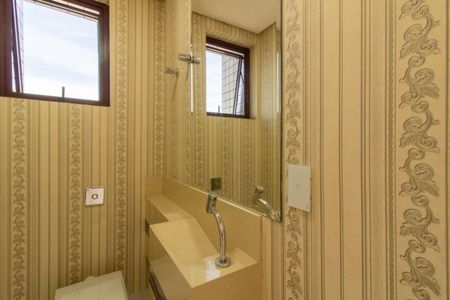 Apartamento à venda com 200m², 4 quartos e 3 vagas Apartamento à venda com 200m², 4 quartos e 3 vagasLavabo