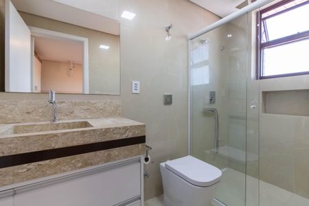 Apartamento à venda com 200m², 4 quartos e 3 vagas Apartamento à venda com 200m², 4 quartos e 3 vagasSuíte 3 Banheiro