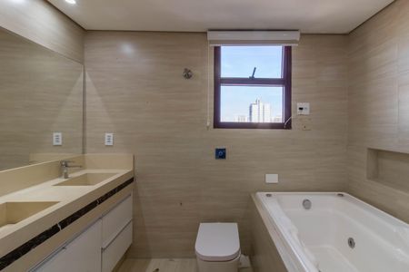 Apartamento à venda com 200m², 4 quartos e 3 vagas Apartamento à venda com 200m², 4 quartos e 3 vagasSuíte 1 Banheiro