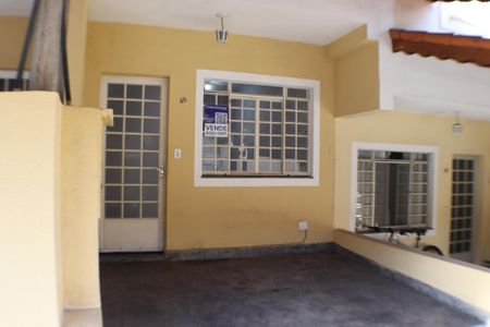 Casa à venda com 66m², 2 quartos e 1 vaga Casa à venda com 66m², 2 quartos e 1 vagaFachada da Casa