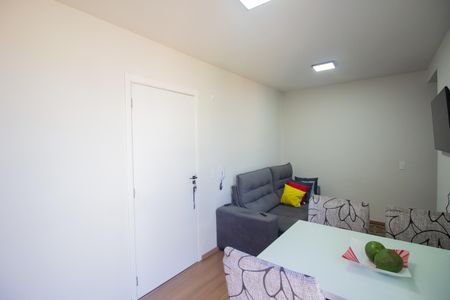 Sala de apartamento para alugar com 2 quartos, 45m² em Cabral, Contagem