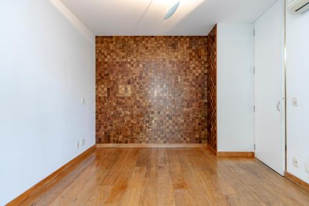 Apartamento à venda com 165m², 3 quartos e 2 vagas Apartamento à venda com 165m², 3 quartos e 2 vagasSuíte 1