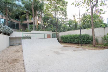 Apartamento à venda com 165m², 3 quartos e 2 vagas Apartamento à venda com 165m², 3 quartos e 2 vagasPista de Skate