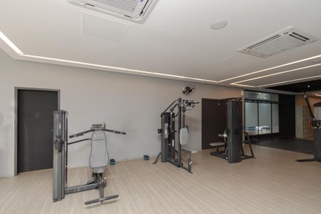 Apartamento à venda com 165m², 3 quartos e 2 vagas Apartamento à venda com 165m², 3 quartos e 2 vagasAcademia