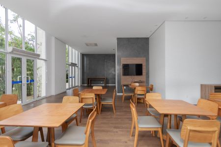 Apartamento à venda com 165m², 3 quartos e 2 vagas Apartamento à venda com 165m², 3 quartos e 2 vagasSalão de Festas