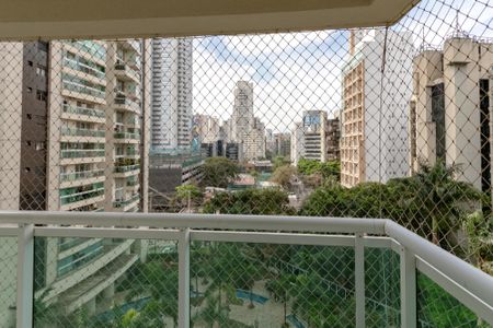 Apartamento à venda com 165m², 3 quartos e 2 vagas Apartamento à venda com 165m², 3 quartos e 2 vagasVaranda do Quarto