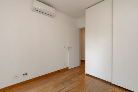 Apartamento à venda com 165m², 3 quartos e 2 vagas Apartamento à venda com 165m², 3 quartos e 2 vagasQuarto