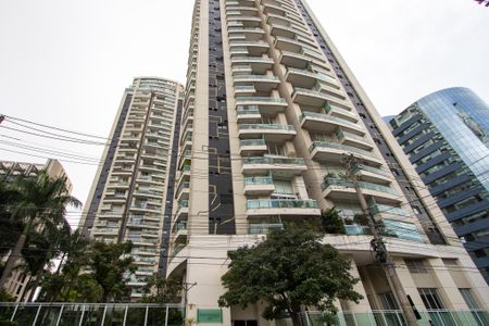 Apartamento à venda com 165m², 3 quartos e 2 vagas Apartamento à venda com 165m², 3 quartos e 2 vagasFachada