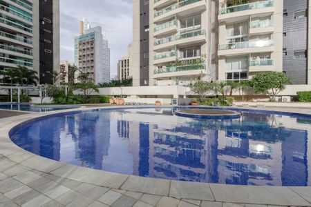 Apartamento à venda com 165m², 3 quartos e 2 vagas Apartamento à venda com 165m², 3 quartos e 2 vagasPiscina