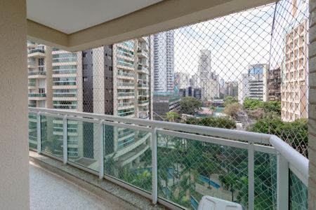 Apartamento à venda com 165m², 3 quartos e 2 vagas Apartamento à venda com 165m², 3 quartos e 2 vagasVaranda do Quarto