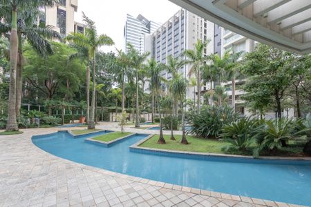 Apartamento à venda com 165m², 3 quartos e 2 vagas Apartamento à venda com 165m², 3 quartos e 2 vagasÁrea Comum